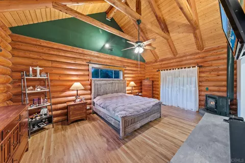 Bedroom - 34996 Piute Trl, Julian, CA 92036 photo 2 of 8