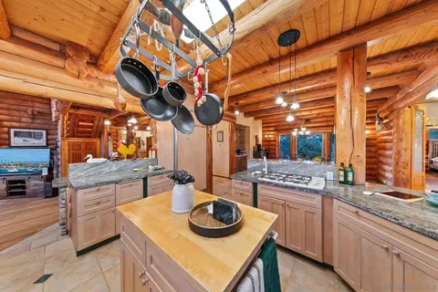 Kitchen - 34996 Piute Trl, Julian, CA 92036 photo 3 of 3