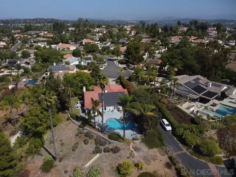 View/Area - 3649 Lago Sereno, Escondido, CA 92029 photo 4 of 12