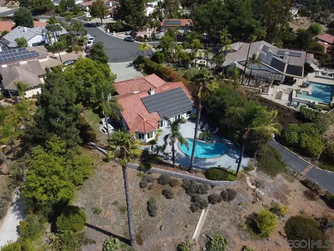 View/Area - 3649 Lago Sereno, Escondido, CA 92029 photo 8 of 12