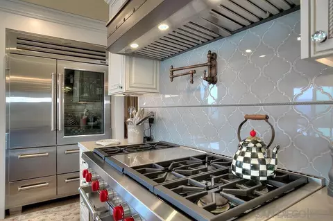 Kitchen - 3649 Lago Sereno, Escondido, CA 92029 photo 7 of 12