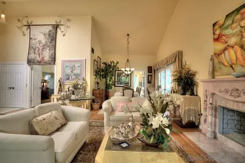 Living - 3649 Lago Sereno, Escondido, CA 92029 photo 3 of 8