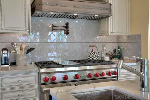 Kitchen - 3649 Lago Sereno, Escondido, CA 92029 photo 6 of 12