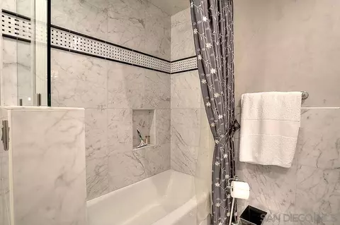 Bath - 3649 Lago Sereno, Escondido, CA 92029 photo 9 of 9
