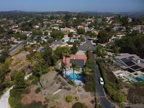 View/Area - 3649 Lago Sereno, Escondido, CA 92029 photo 6 of 12