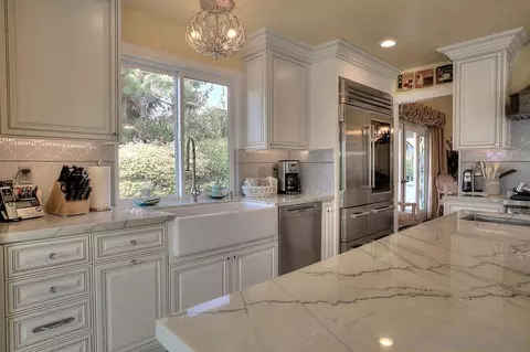 Kitchen - 3649 Lago Sereno, Escondido, CA 92029 photo 4 of 12