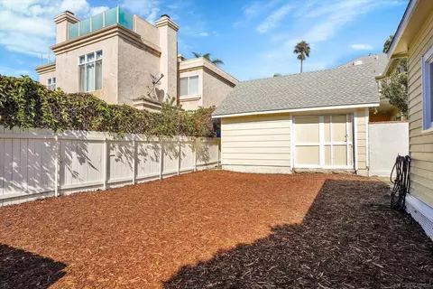 Exterior - 7444 Draper Ave, La Jolla, CA 92037 photo 2 of 2