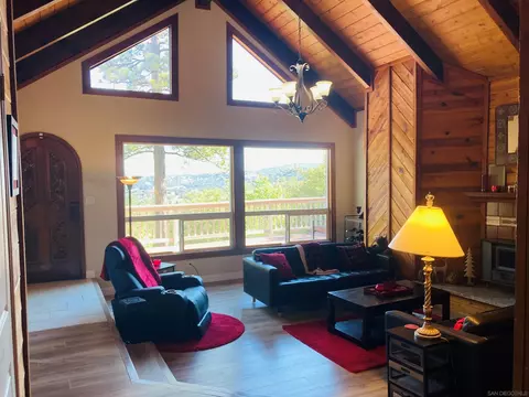 Living - 4330 Luneta Dr, Julian, CA 92036 photo 2 of 7