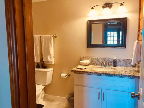 Bath - 4330 Luneta Dr, Julian, CA 92036 photo 1 of 3