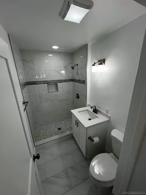 Bath - 3602 King St, La Mesa, CA 91941 photo 2 of 2
