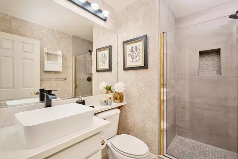 Bath - 8050 Gilman Ct, La Jolla, CA 92037 photo 1 of 3