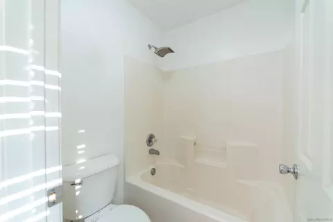 Bath - 1308 Galeria Way, Perris, CA 92570 photo 3 of 3