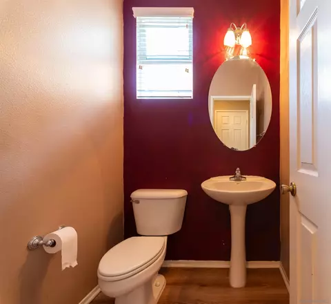 Bath - 1308 Galeria Way, Perris, CA 92570 photo 1 of 3