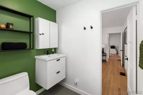 Bath - 8185 Fairview Ave, La Mesa, CA 91941 photo 3 of 3