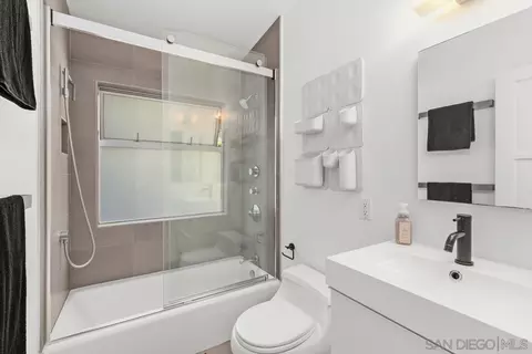 Bath - 8185 Fairview Ave, La Mesa, CA 91941 photo 1 of 3