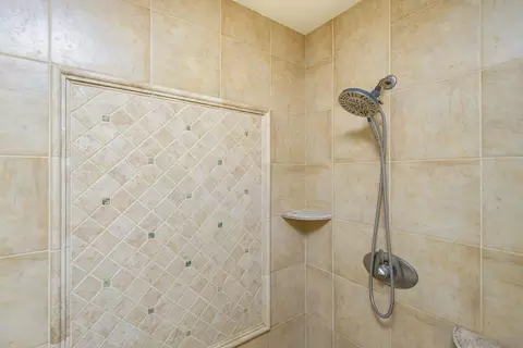 Bath - 5183 Via Mindanao, Oceanside, CA 92057 photo 5 of 6