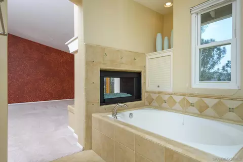 Bath - 5183 Via Mindanao, Oceanside, CA 92057 photo 4 of 6