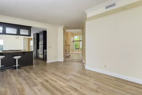 Living - 5183 Via Mindanao, Oceanside, CA 92057 photo 10 of 12