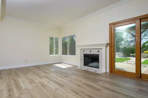Living - 5183 Via Mindanao, Oceanside, CA 92057 photo 8 of 12