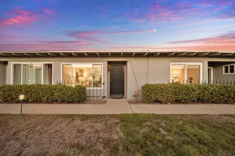 3839 Vista Campana S #20, Oceanside, CA 92057