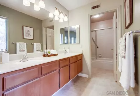 Bath - 8010 Sevan Ct #A, San Diego, CA 92123 photo 3 of 7