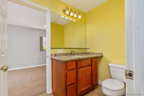 Bath - 9804 N View Ct, Escondido, CA 92026 photo 3 of 4