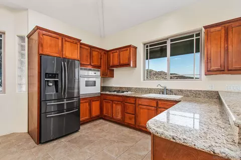 Kitchen - 9804 N View Ct, Escondido, CA 92026 photo 4 of 5