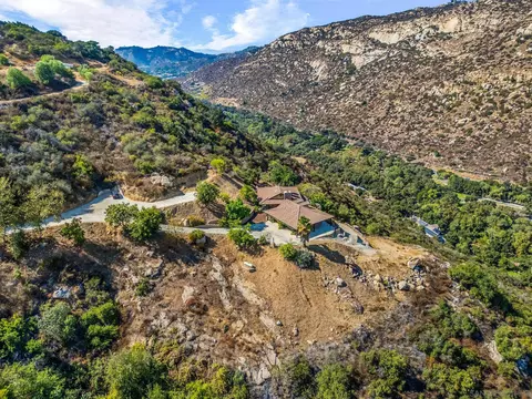 View/Area - 9804 N View Ct, Escondido, CA 92026 photo 6 of 12