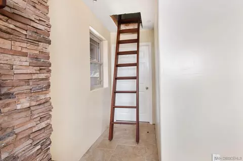 Entry Way - 9804 N View Ct, Escondido, CA 92026 photo 2 of 3