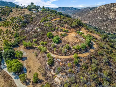 View/Area - 9804 N View Ct, Escondido, CA 92026 photo 10 of 12