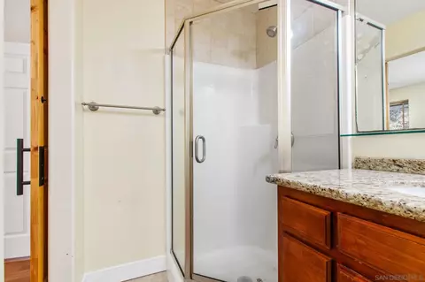 Bath - 9804 N View Ct, Escondido, CA 92026 photo 2 of 4