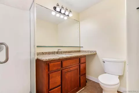 Bath - 9804 N View Ct, Escondido, CA 92026 photo 1 of 4