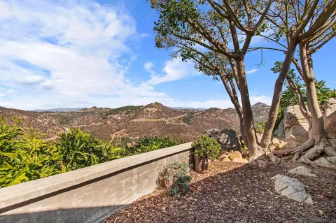 Exterior - 9804 N View Ct, Escondido, CA 92026 photo 9 of 11