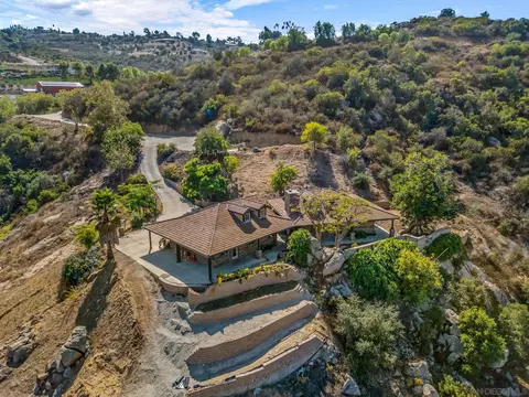 View/Area - 9804 N View Ct, Escondido, CA 92026 photo 1 of 12