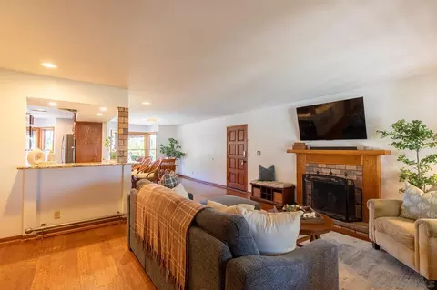 Living - 459 Julia Dr, Brawley, CA 92227 photo 1 of 8