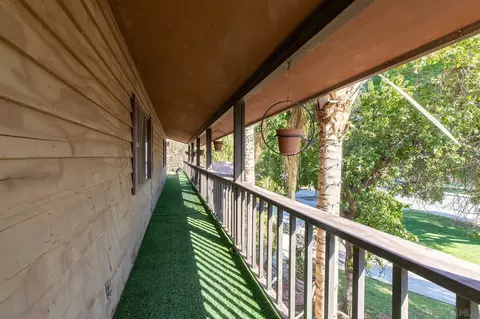 Entry Way - 459 Julia Dr, Brawley, CA 92227 photo 4 of 6