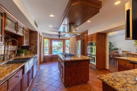Kitchen - 459 Julia Dr, Brawley, CA 92227 photo 3 of 7