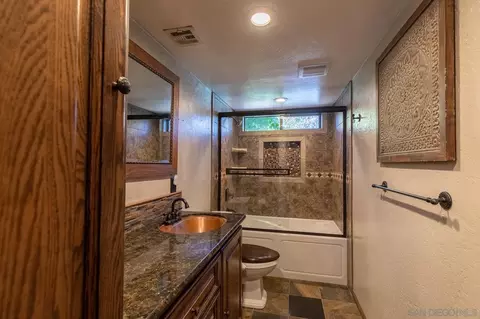 Bath - 459 Julia Dr, Brawley, CA 92227 photo 1 of 4