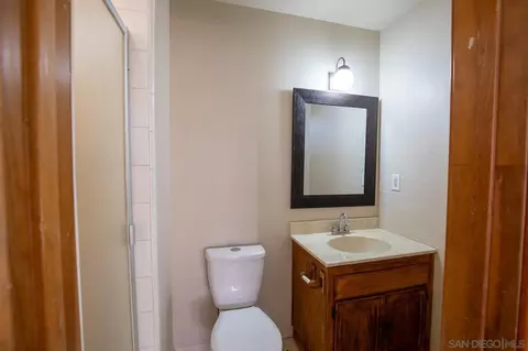 Bath - 459 Julia Dr, Brawley, CA 92227 photo 4 of 4