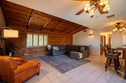 Living - 459 Julia Dr, Brawley, CA 92227 photo 8 of 8
