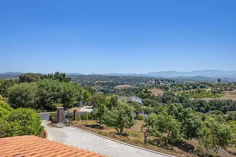 436 Rancho Camino, Fallbrook, CA 92028 photo 2