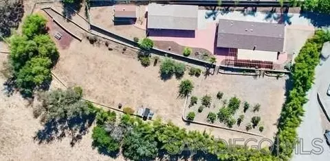 View/Area - 1450 Clarence Dr, Vista, CA 92084 photo 4 of 6