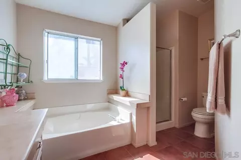 Bath - 1450 Clarence Dr, Vista, CA 92084 photo 2 of 5