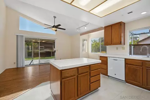 2253 Bent Tree Pl, Escondido, CA 92026 photo 8
