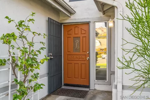 2253 Bent Tree Pl, Escondido, CA 92026 photo 2