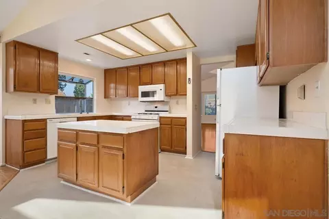 2253 Bent Tree Pl, Escondido, CA 92026 photo 6