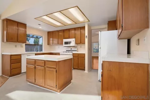 2253 Bent Tree Pl, Escondido, CA 92026 photo 6