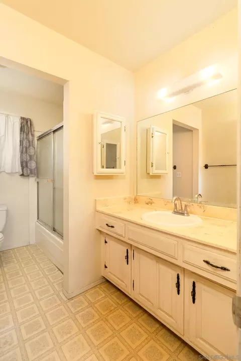 Bath - 1440 Hidden Mesa Ct, El Cajon, CA 92019 photo 2 of 2