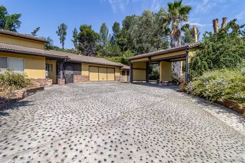 Exterior - 1440 Hidden Mesa Ct, El Cajon, CA 92019 photo 4 of 24