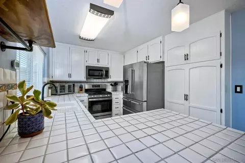 Kitchen - 10345 Molino Rd, Santee, CA 92071 photo 3 of 5